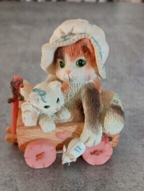 Kittens in Wagon Figurine - Cream, Pink & Brown Calico Kittens